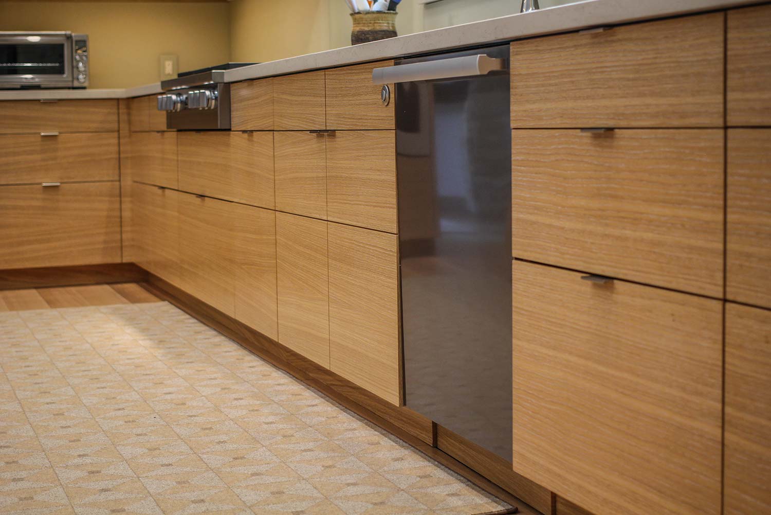 Custom Kitchen Cabinets