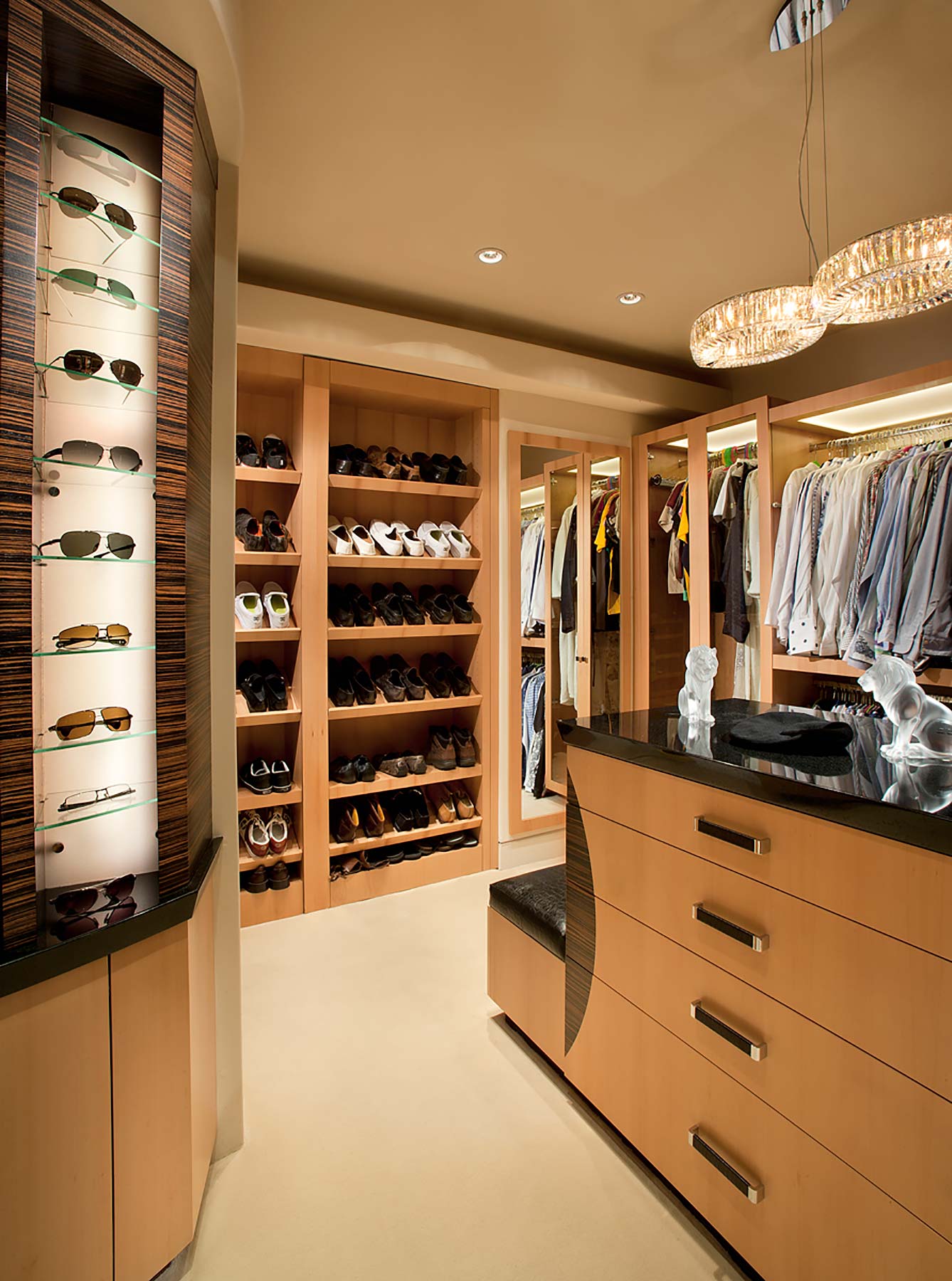 Custom Walk In Closets